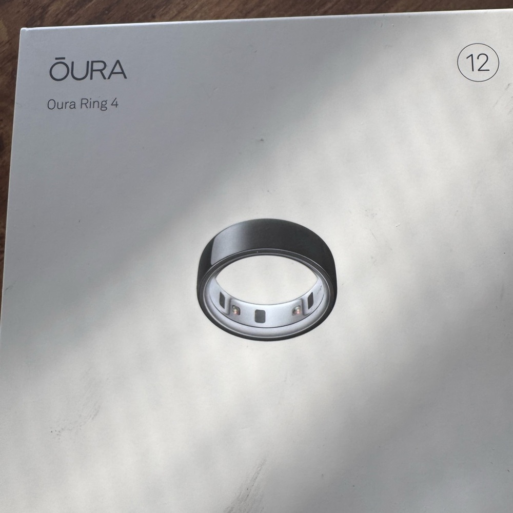 Oura Ring and Accessories in Silver and White - Picture 2 of 4